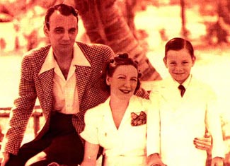 The Virgil Exner family, c.1939: Ex, Sr., wife Mildred, and son Ex, Jr.